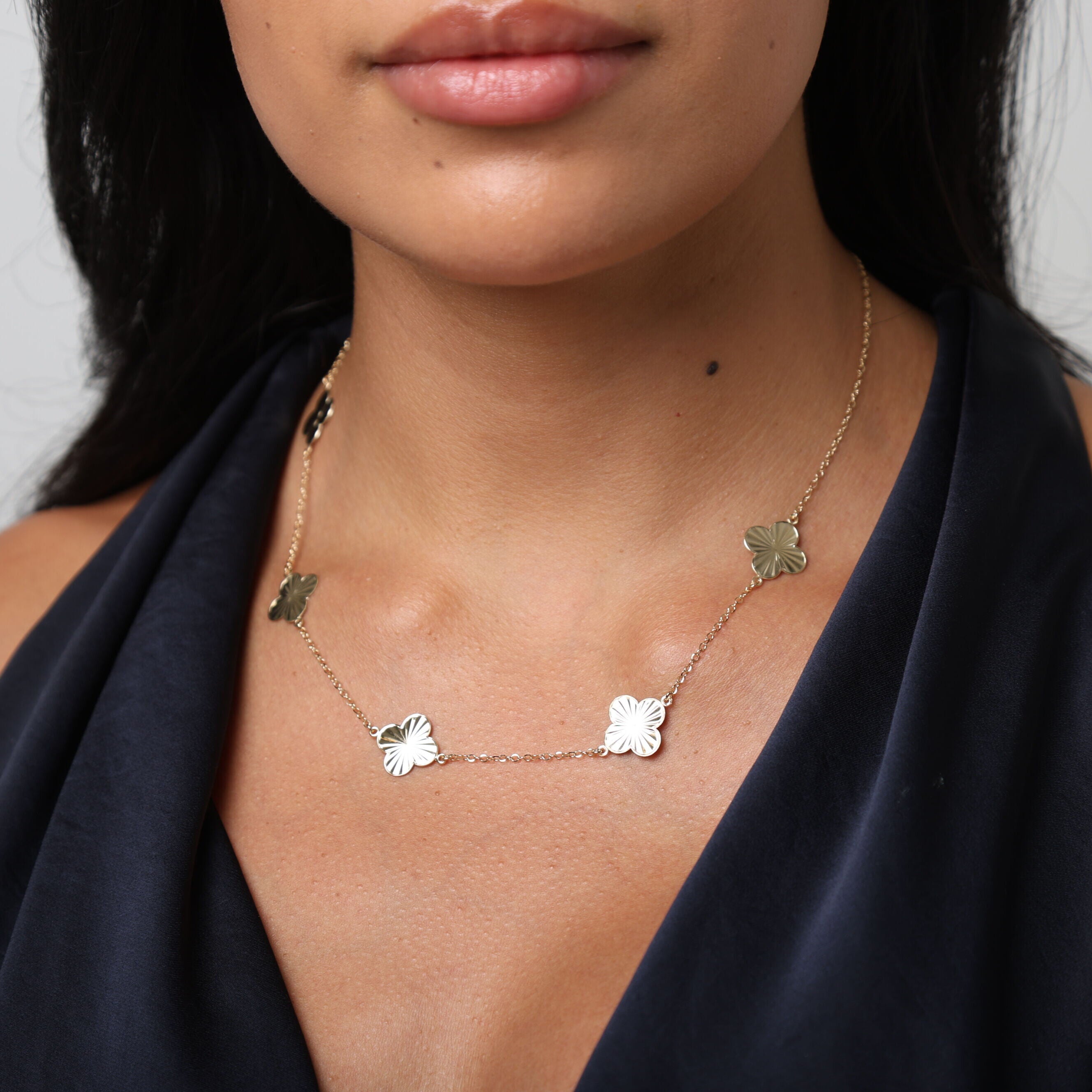 14K Solid Gold Station Bracelet Clover Motif Polished Chain – Elegant, Timeless, Italian