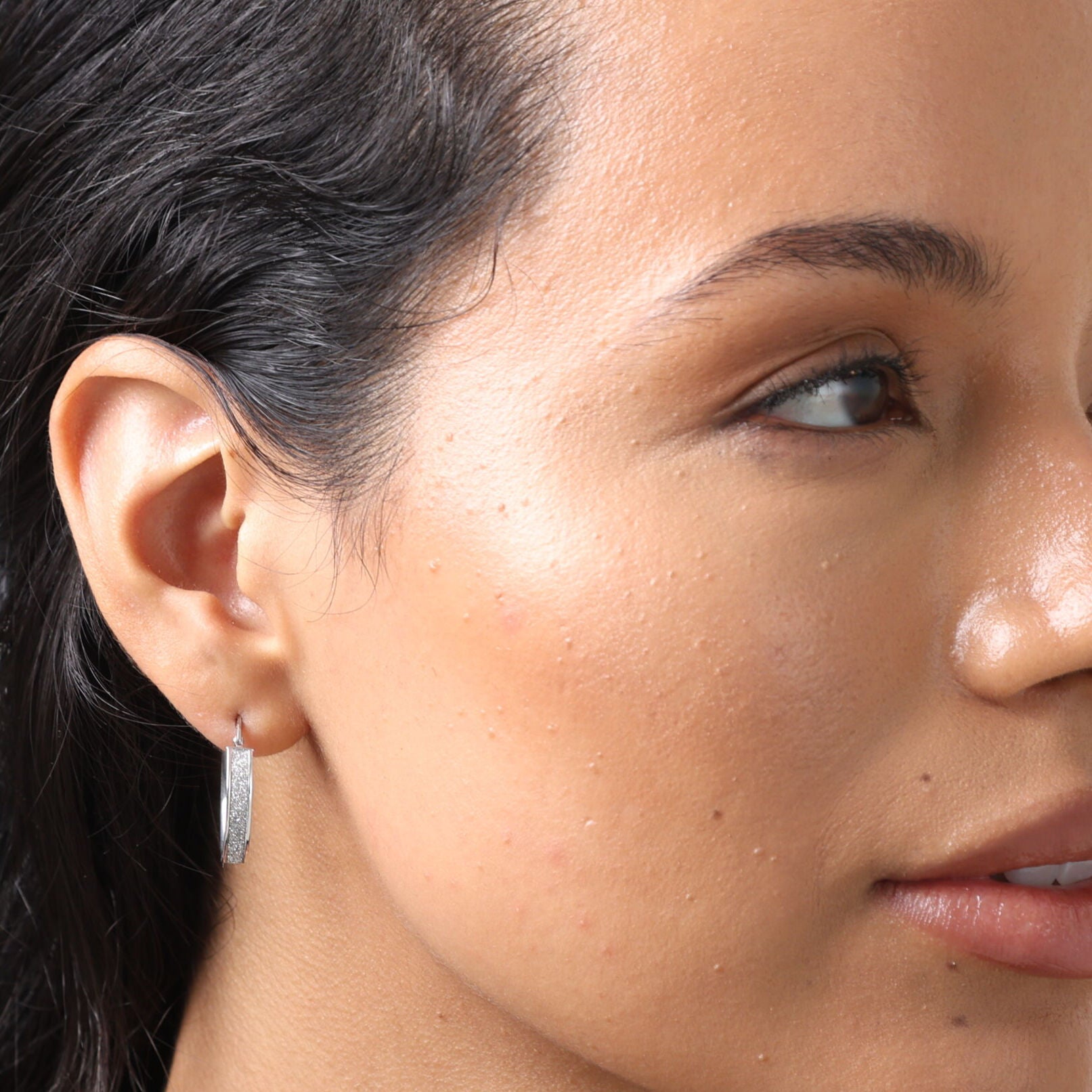 14K White Gold Oval Glitter Hoop Earrings