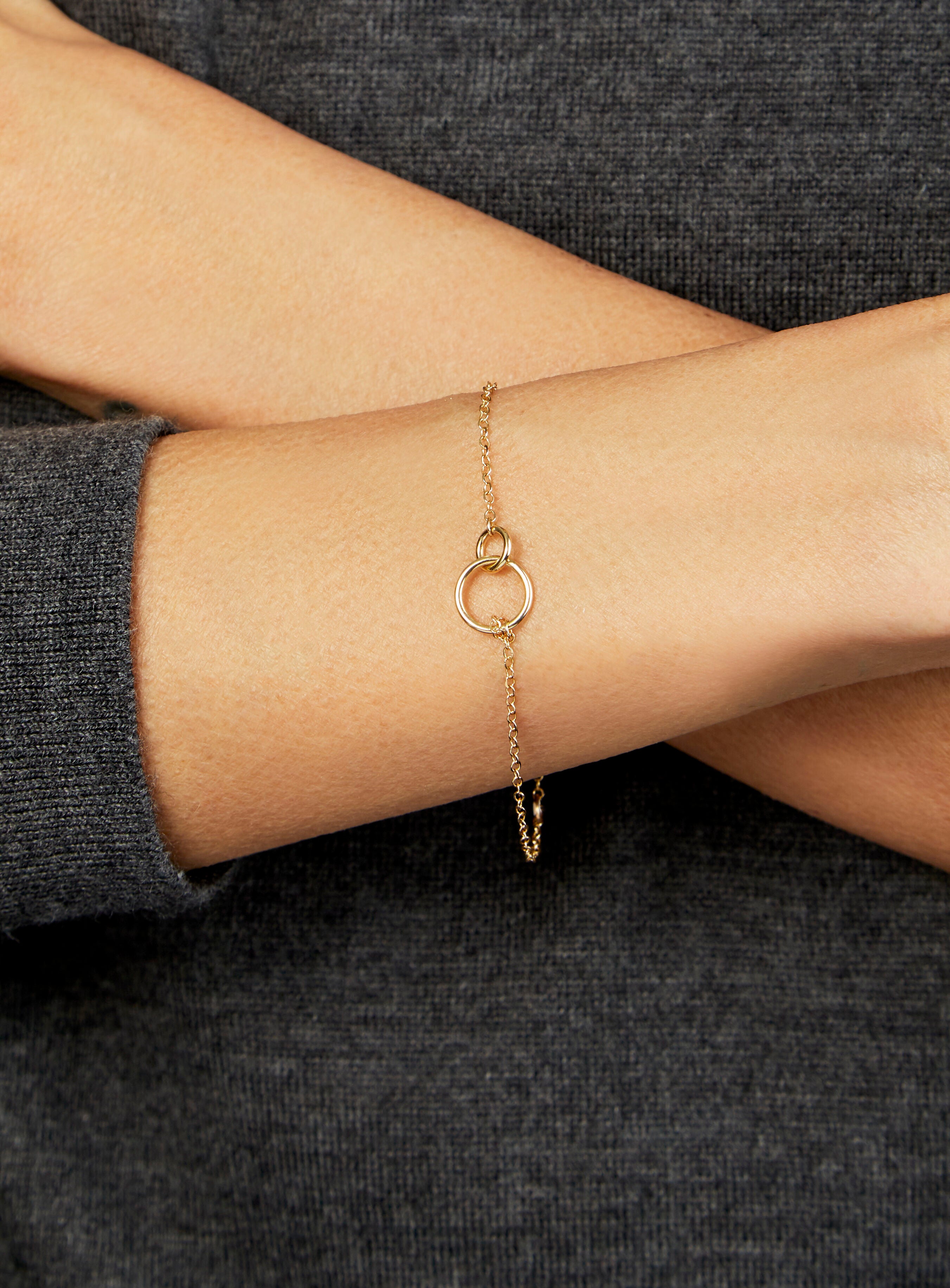 14K Solid Gold Bracelet Interlocking Circles 7” – Delicate, Minimalist