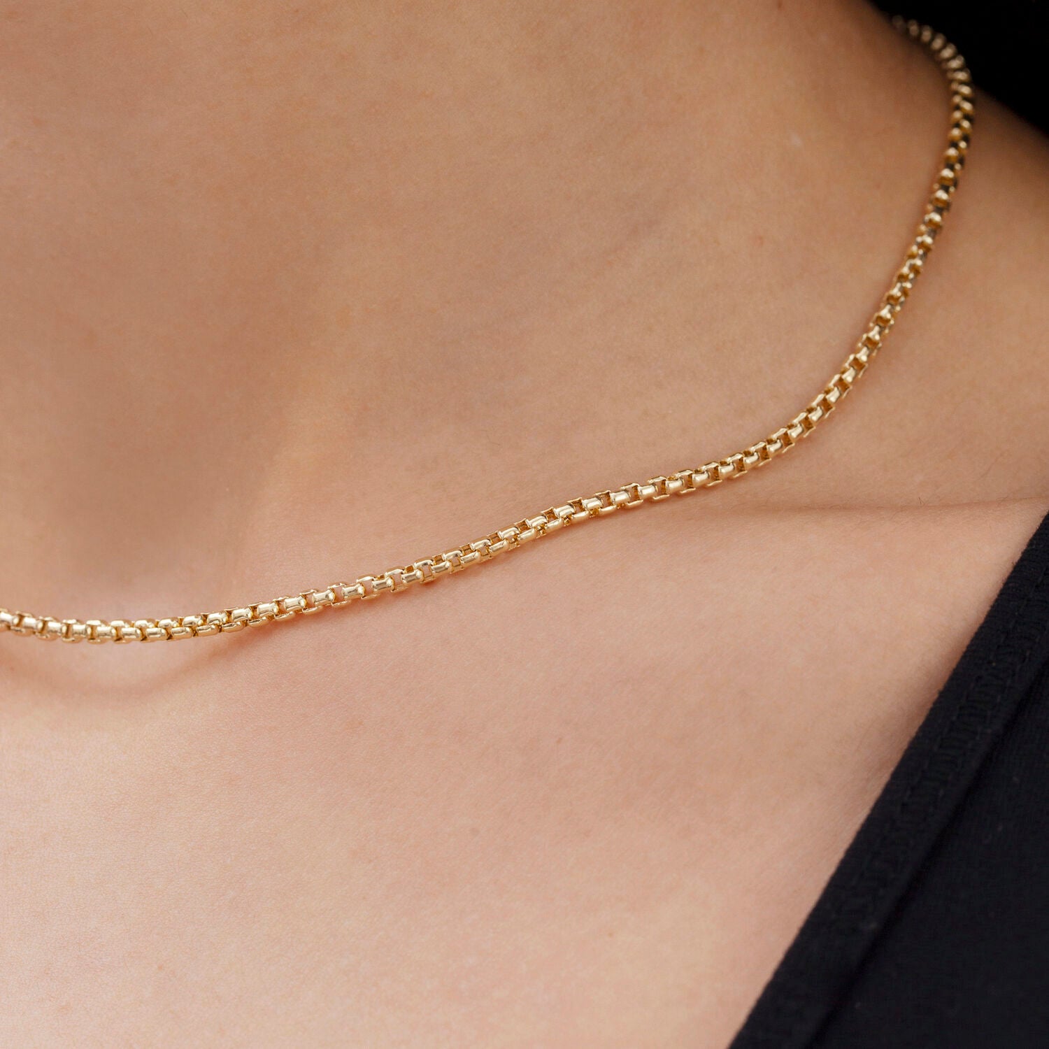 14K Gold Round Box Choker Necklace: 14"
